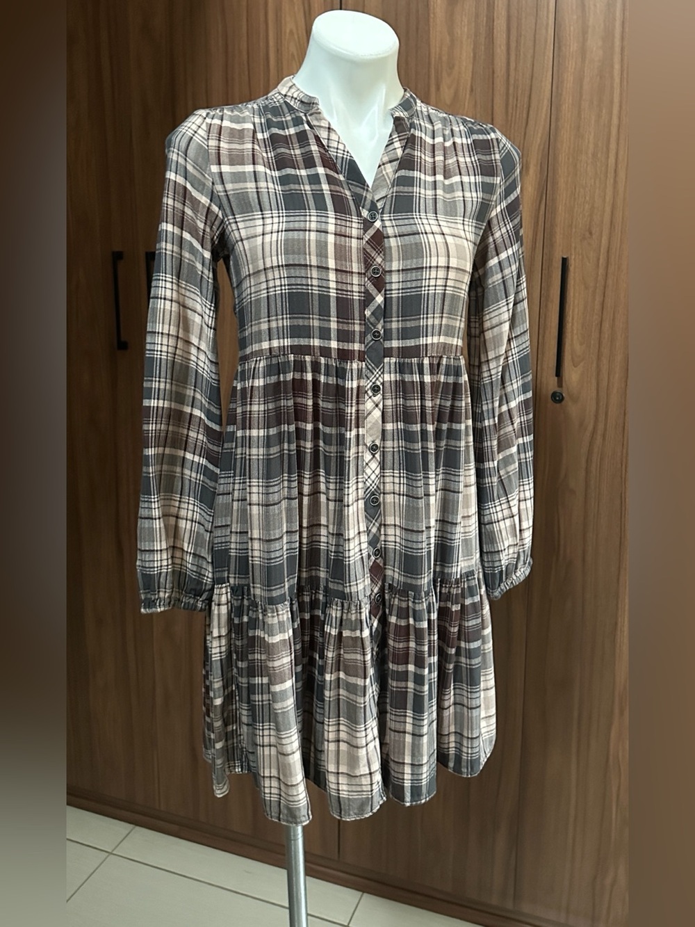 Knox Rose Plaid Long-Sleeve Tiered Mini Dress X-SMALL - Picture 2 of 14